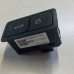 Bagaj Açma ve Merkezi Kilit Düğmesi A4 A5 A6 A7 A8 Q2 Q3 Q5 Q7 Q8 4G0959831D