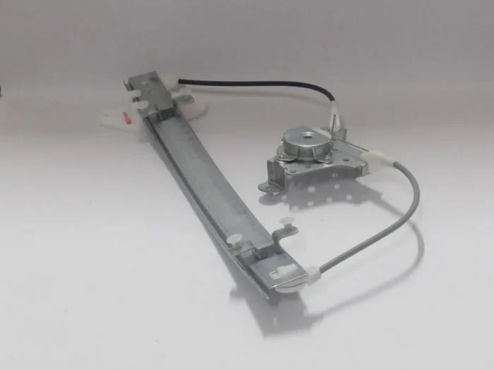 82403-22010 | Hyundai Accent 1995-2000 Cam Krikosu - Sol Elektrikli Üçgen - Görsel 2